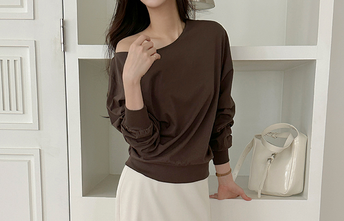 いい生地 투웨이넥 ティーシャツ