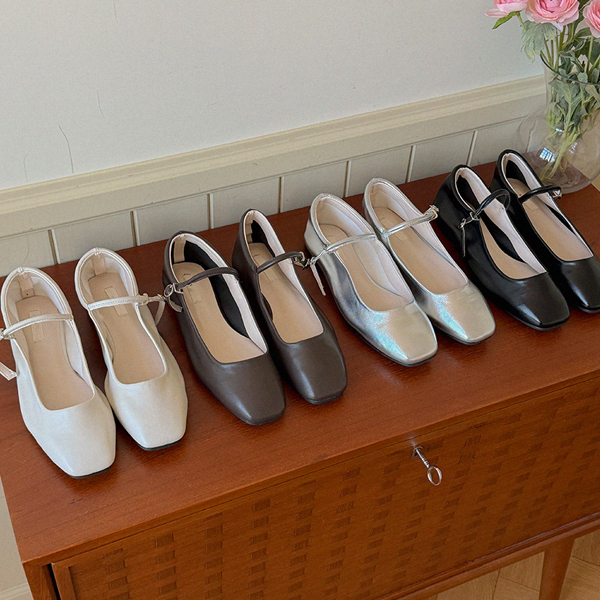 スクエアトー メリージェーン シューズ