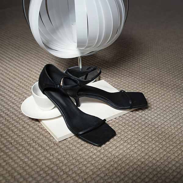 ミニマル スクエアトー スリム スリングバックヒール