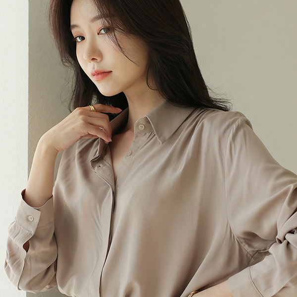 ショルダーシャーリング ソフト 隠しボタン ブラウス