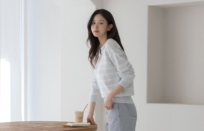 キャンデー カラー 切開ネック ストライプ ニット