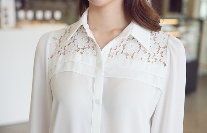 レイスショルダーカラーブラウス