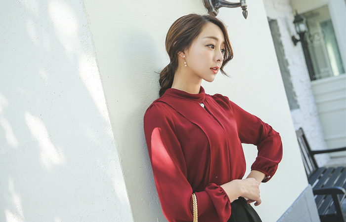 ラグジュアリー真珠ロルネクブラウス