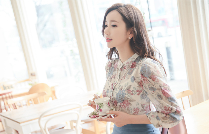 ローズクォーツフラワーブラウス