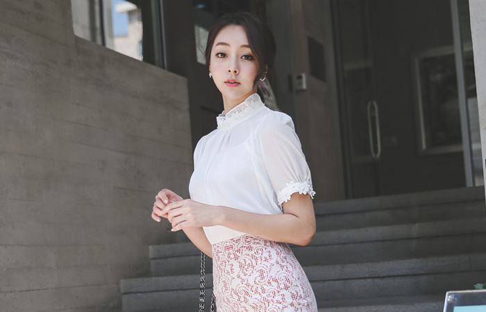 マリアン刺繍レースブラウス（半袖）