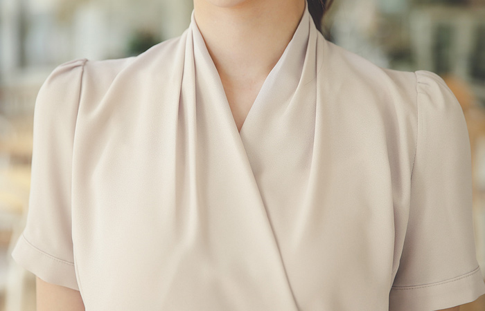 エレガンス真珠のブローチラップブラウス