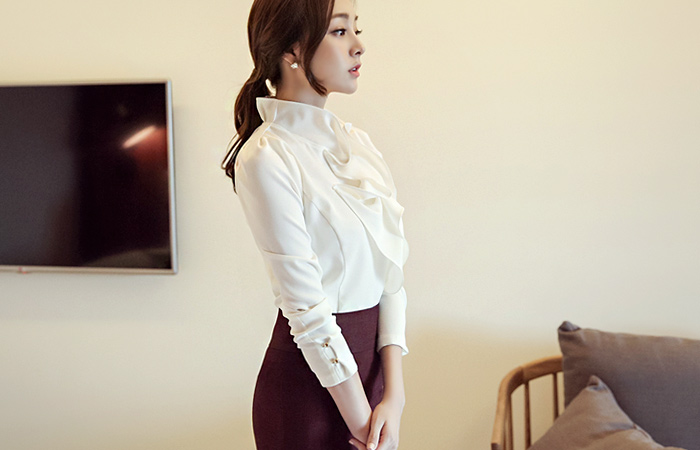 ルイフリルスパンブラウス